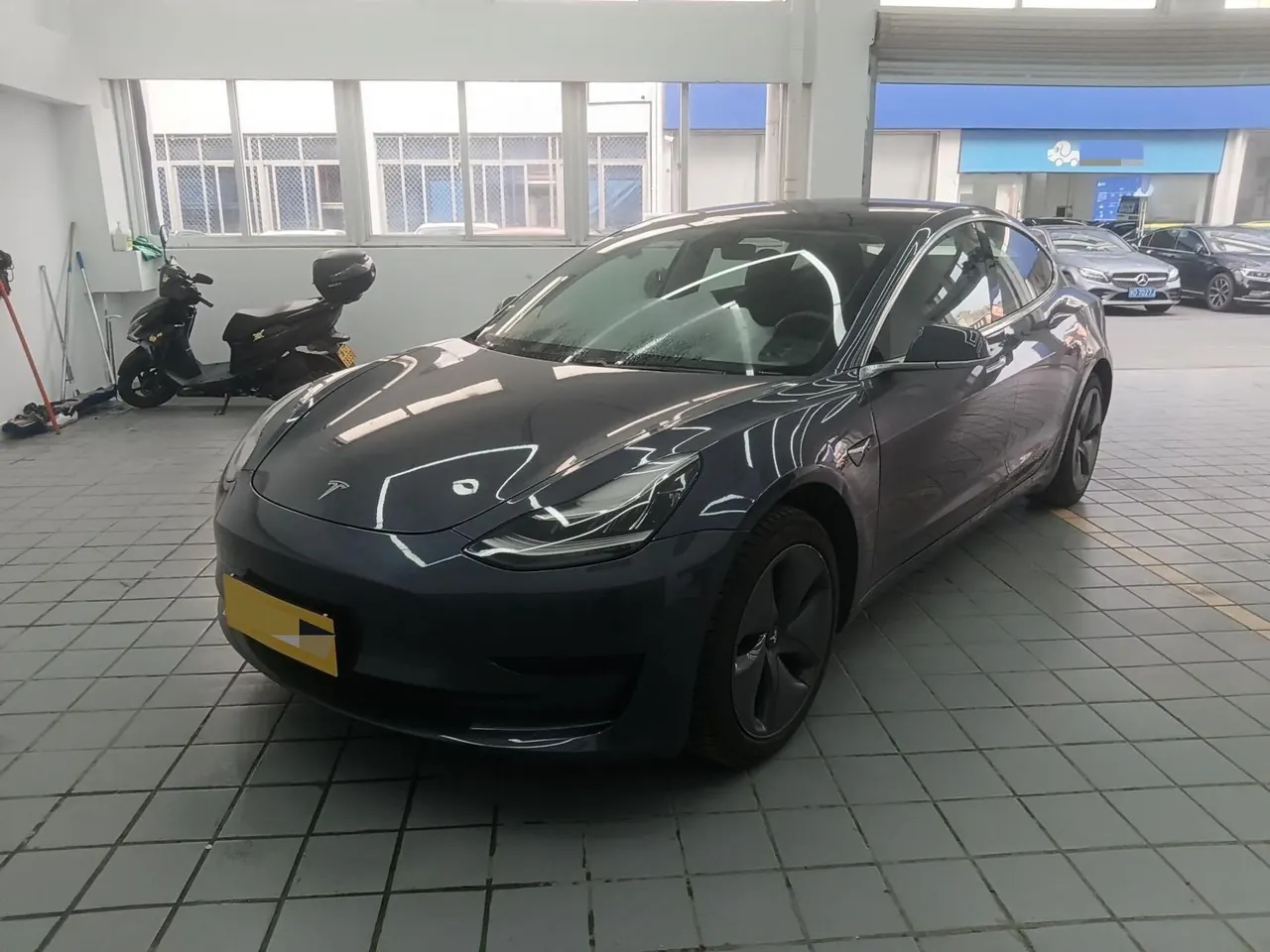 Open image lightbox: Tesla 2020 Model 3 Standard Endurance Rear Drive Upgraded Automatic Gear