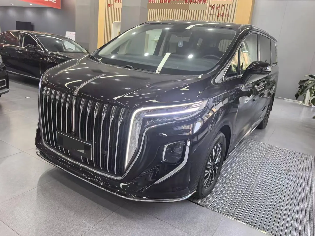 Open image lightbox: HongQi 2024 HQ9 PHEV 2.0T 4WD Business Edition Automatic Gear
