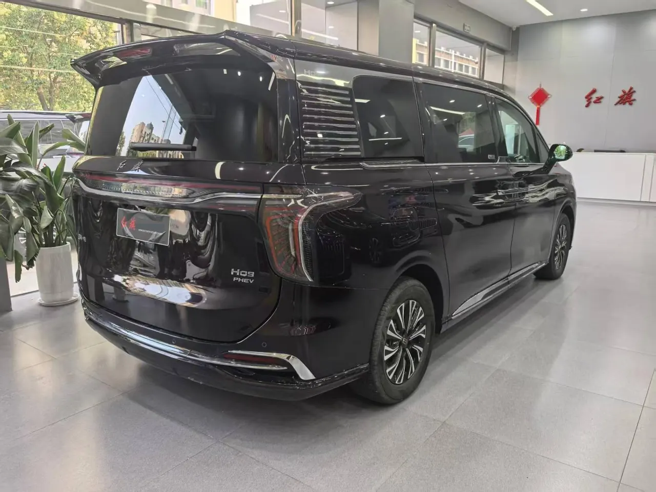 HongQi 2024 HQ9 PHEV 2.0T 4WD Business Edition Automatic Gear 4