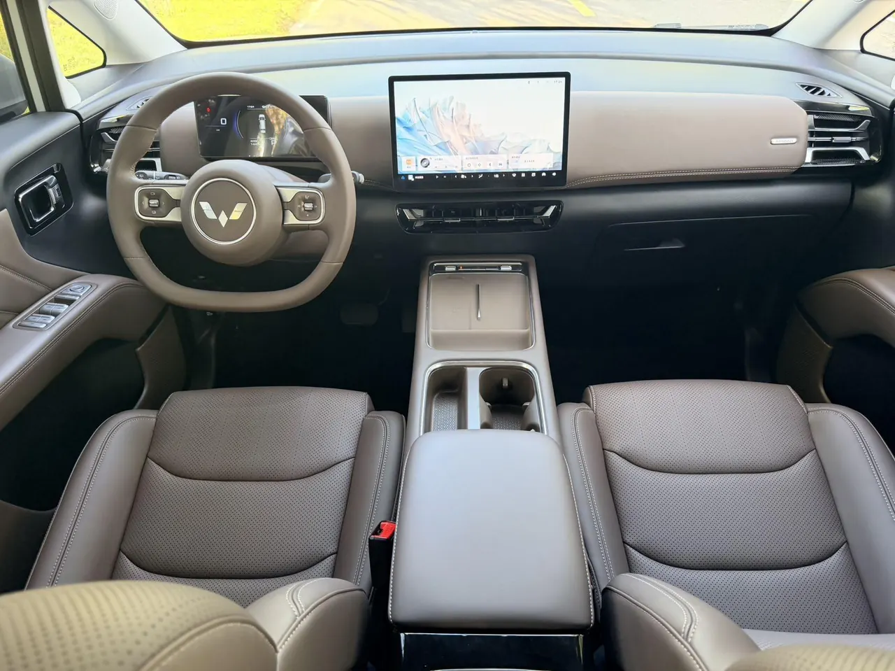 WuLing 2025 Starlight 730 500km Luxury Automatic Gear 3