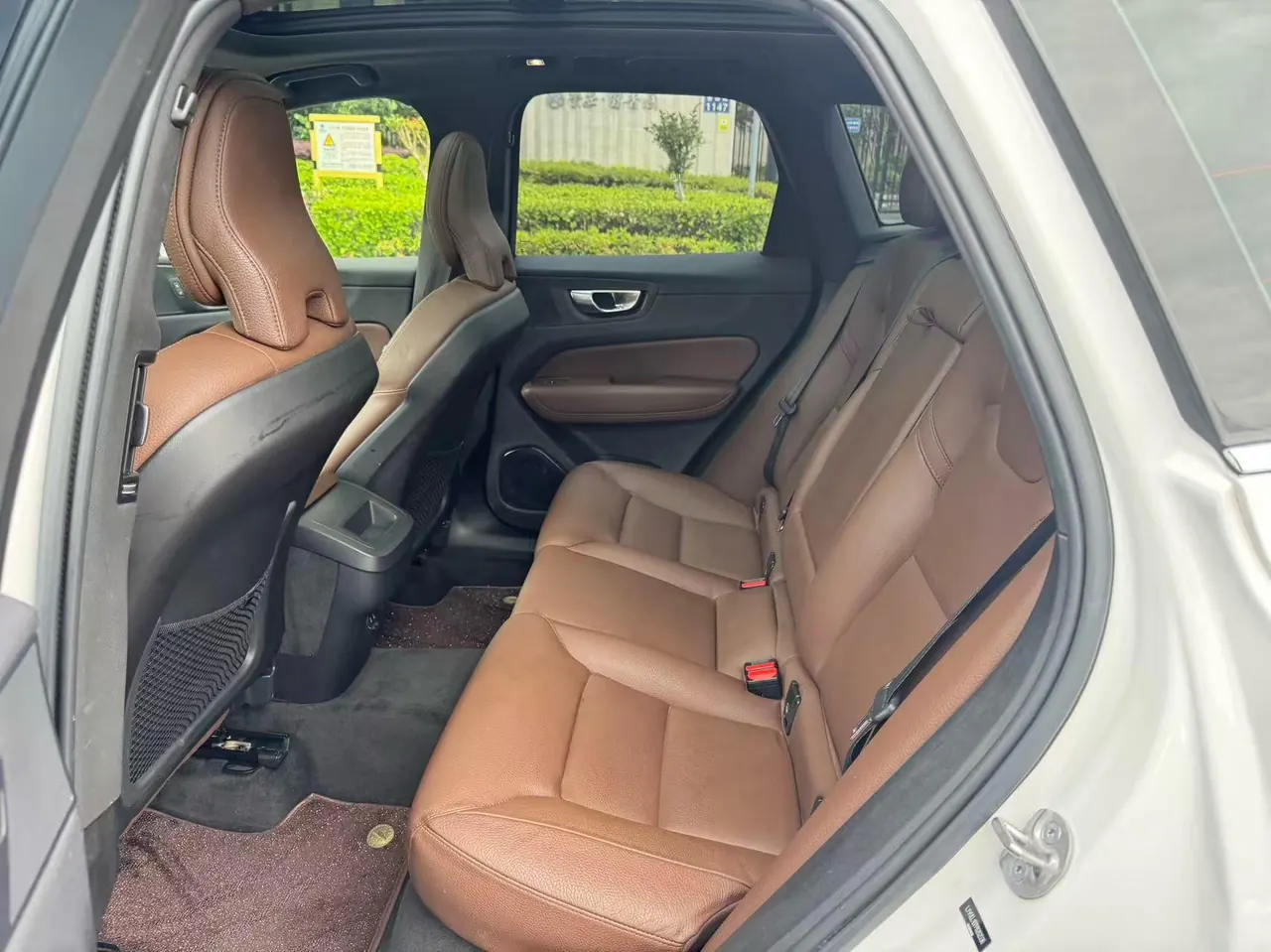 Volvo 2023 XC60 48V 2.0T B5 4-wheel drive smart sports version automatic gear 5