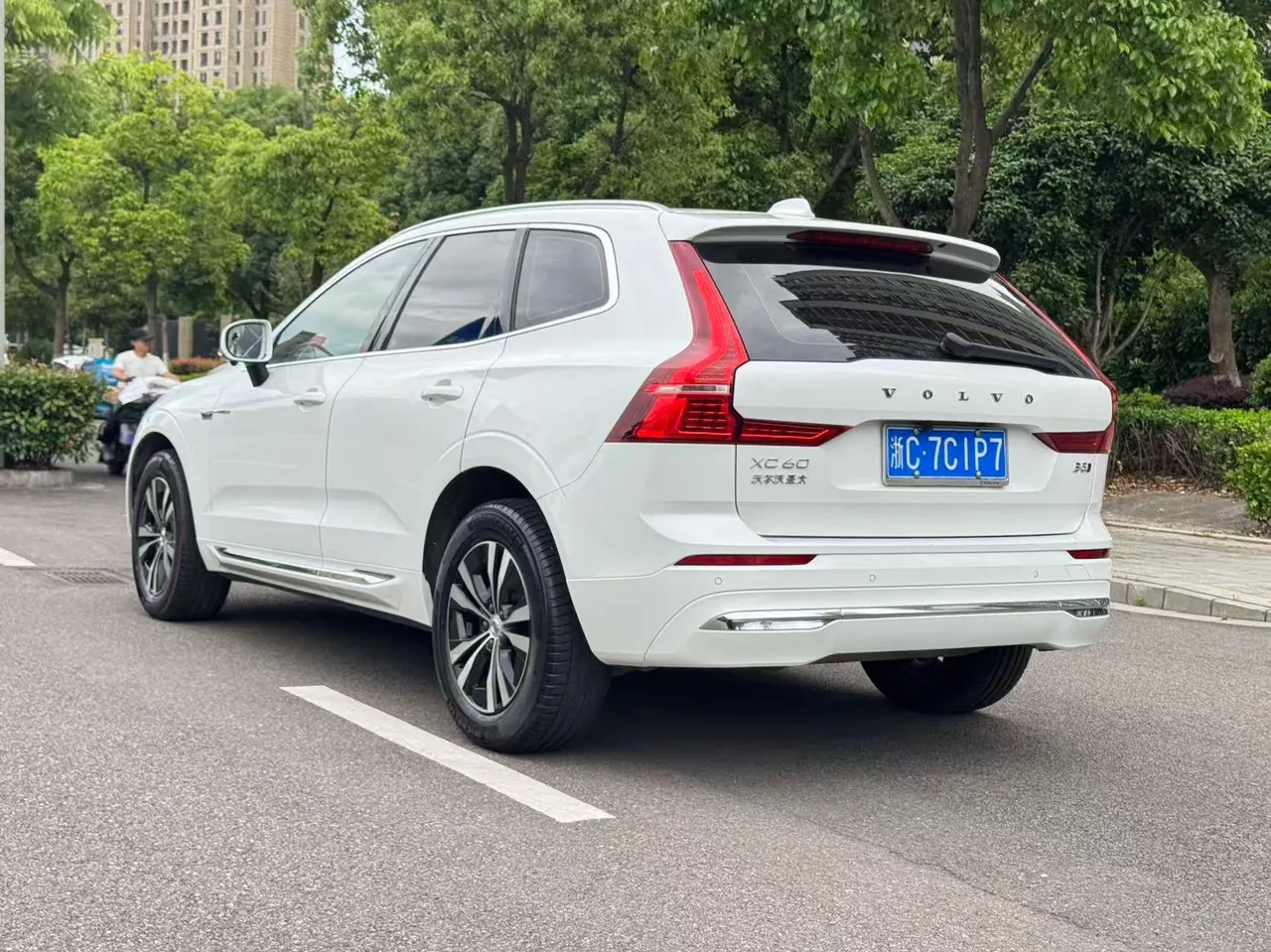 Volvo 2023 XC60 48V 2.0T B5 4-wheel drive smart sports version automatic gear 7
