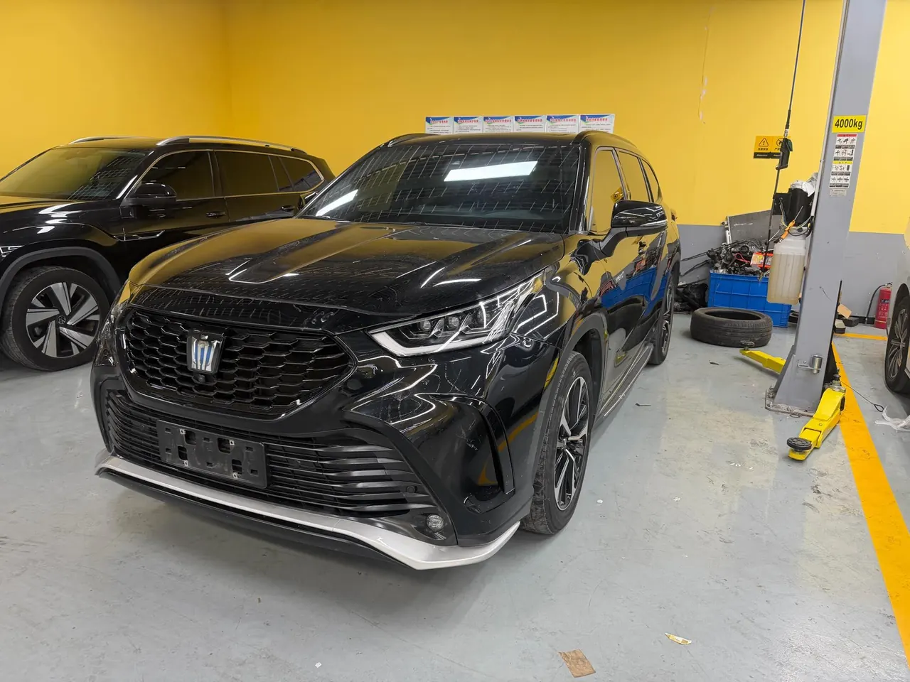Open image lightbox: Toyota 2022 Crown Land Release 2.5 Stepless Four-wheel Drive Premium Edition Automatic Gear