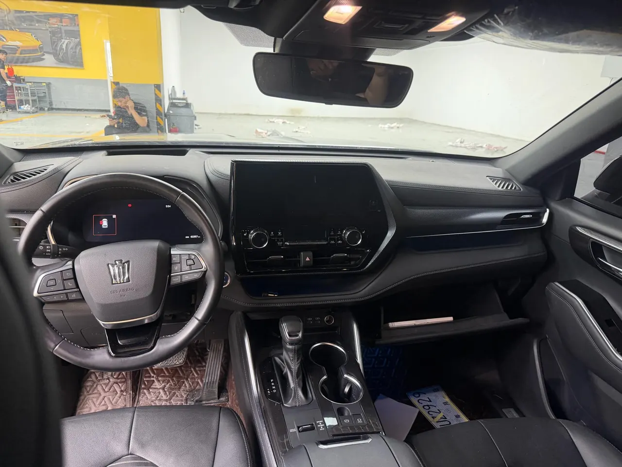 Toyota 2022 Crown Land Release 2.5 Stepless Four-wheel Drive Premium Edition Automatic Gear 4