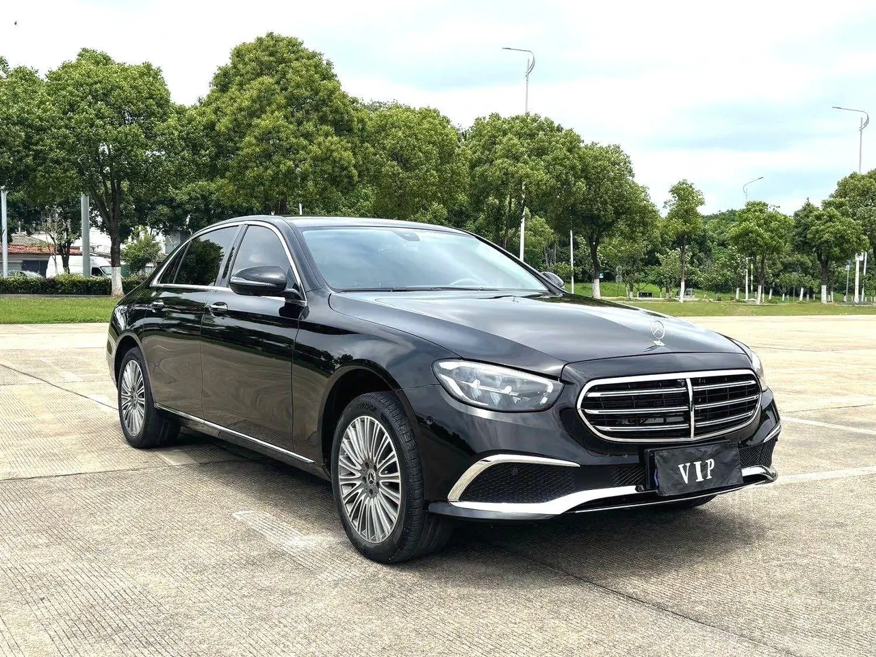 Mercedes Benz E Class 2022 E 300 L 2.0T Fashion (Change 2) Automatic Gear 3