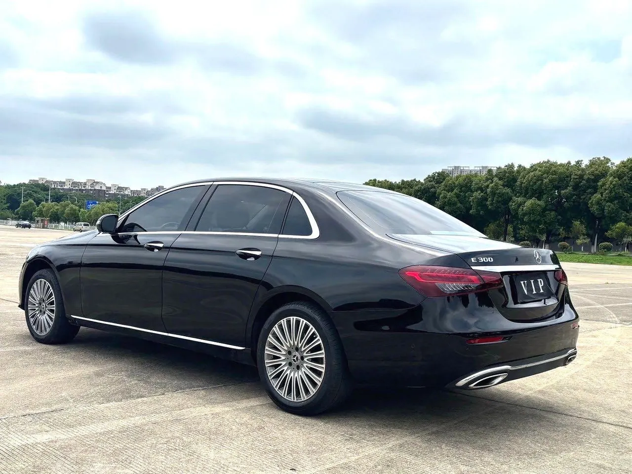 Mercedes Benz E Class 2022 E 300 L 2.0T Fashion (Change 2) Automatic Gear 5