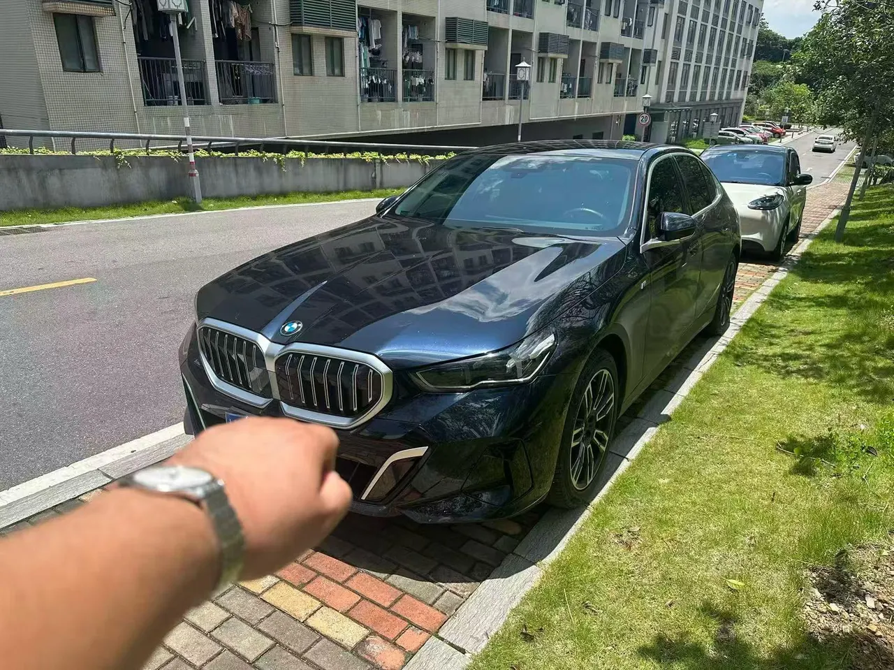 BMW 5 series 2025 530Li 48V 2.0T exclusive m sports suit automatic gear - View 1
