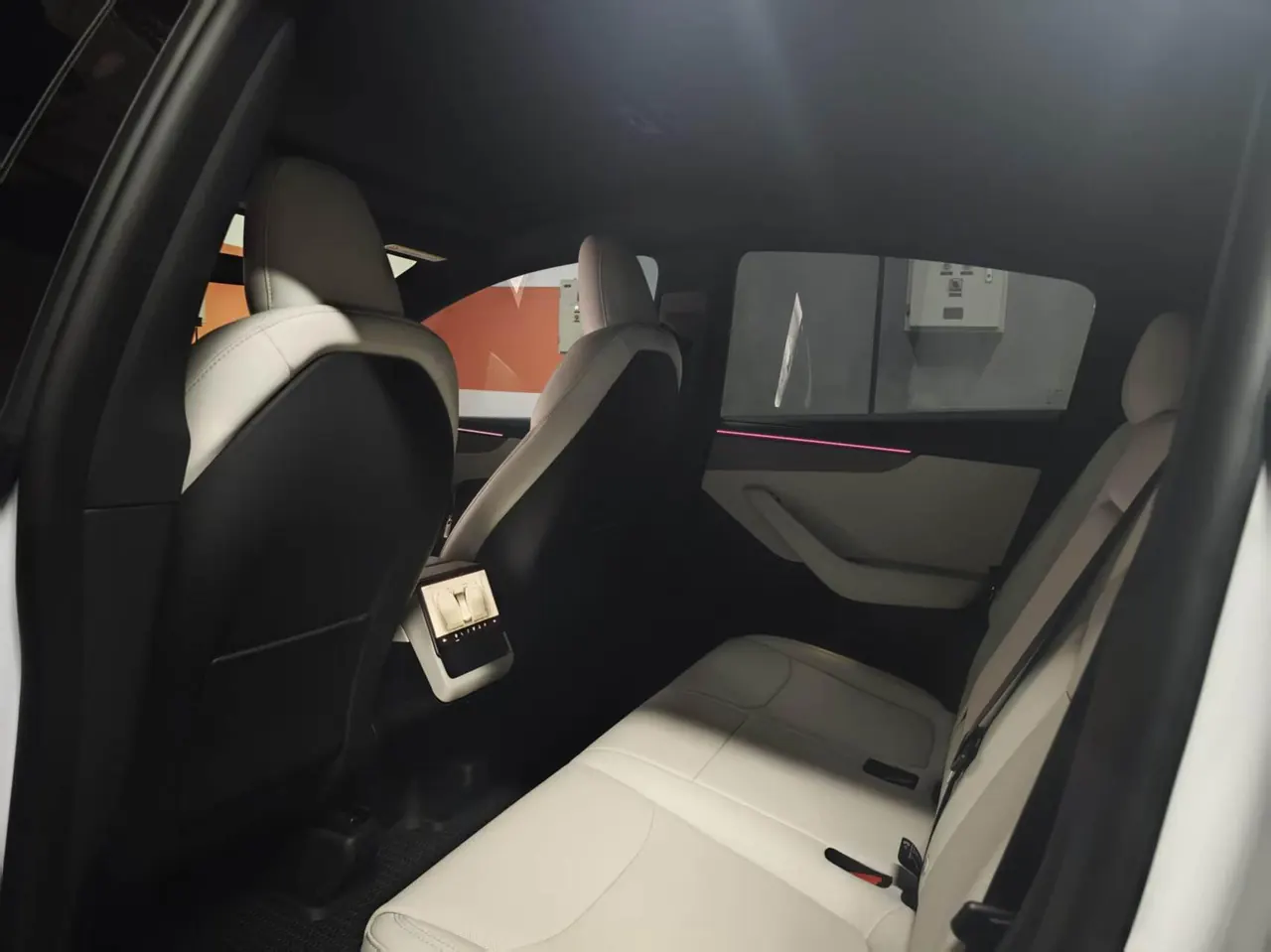 Tesla 2026 Model Y Rear-Wheel-Drive Automatic 3