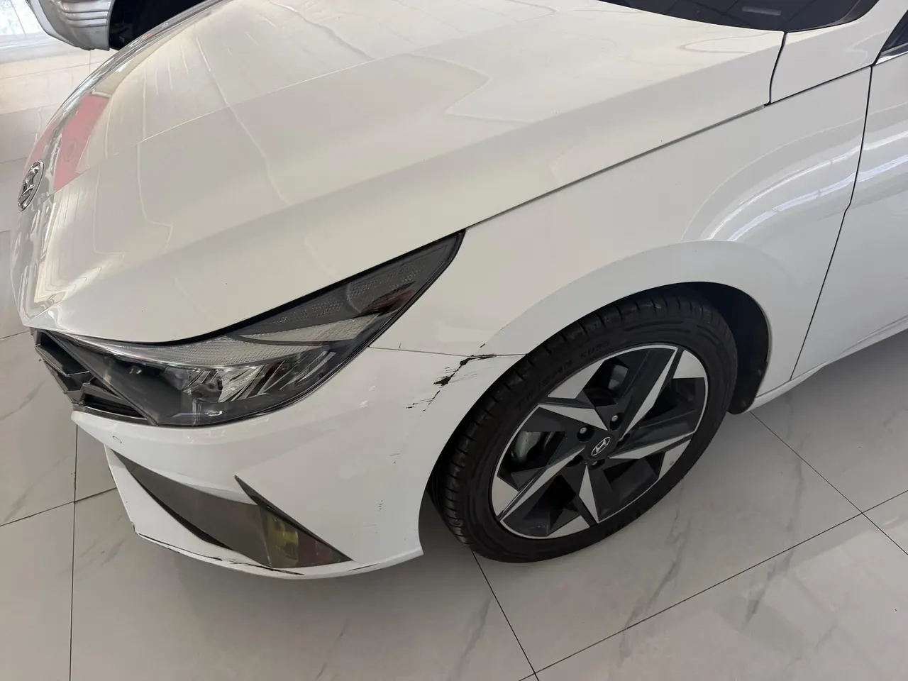 Hyundai 2022 Elantra -3-compartment 1.5 stepless LUX premium automatic gear 4
