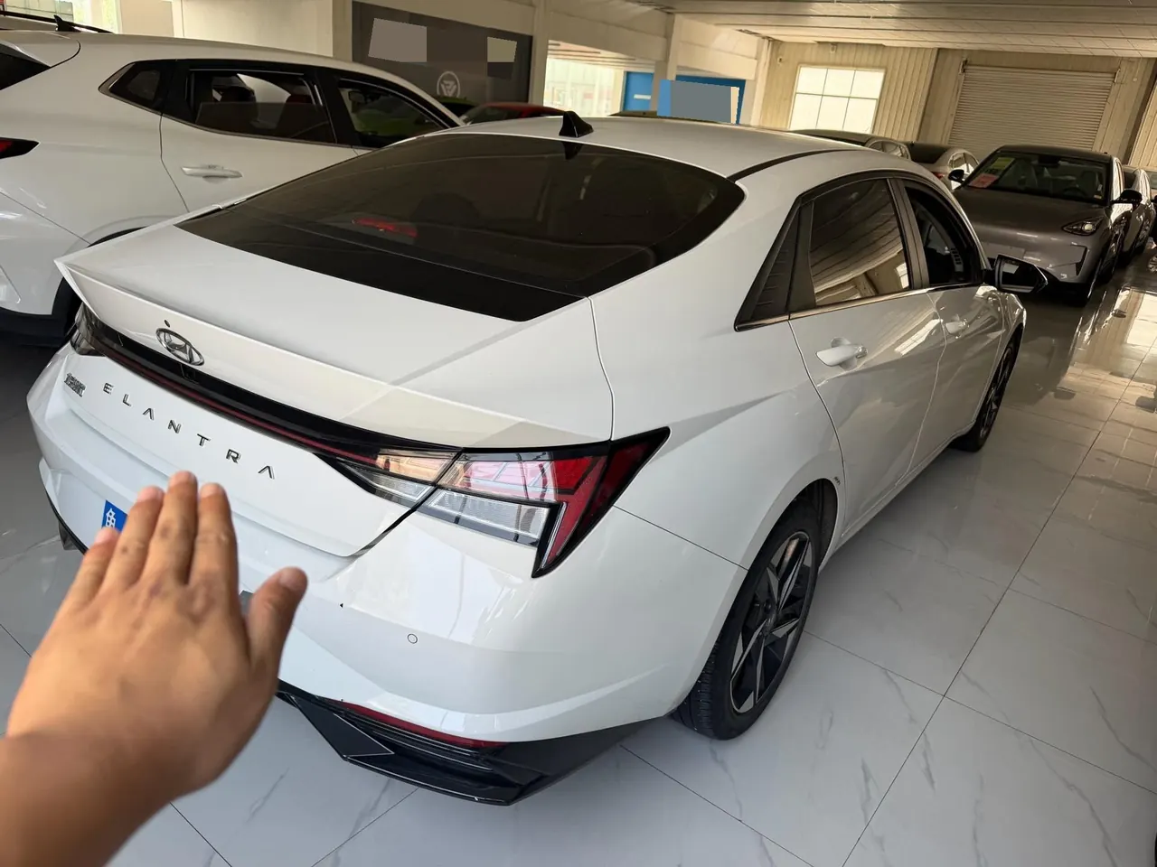 Hyundai 2022 Elantra -3-compartment 1.5 stepless LUX premium automatic gear 8