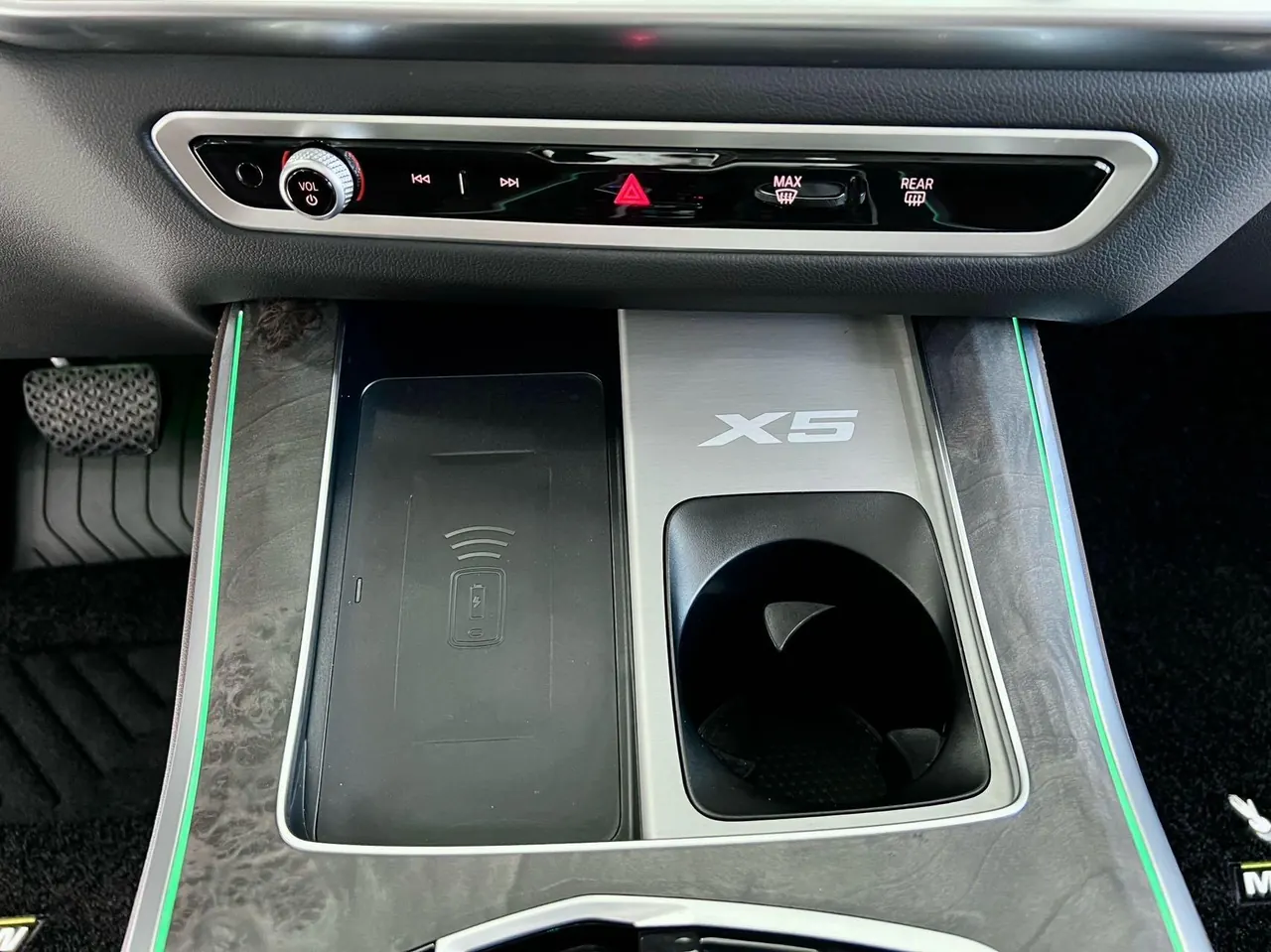 BMW 2023 X5 xDrive30Li 48V 2.0T exclusive m sports obsidian night suit automatic gear 7