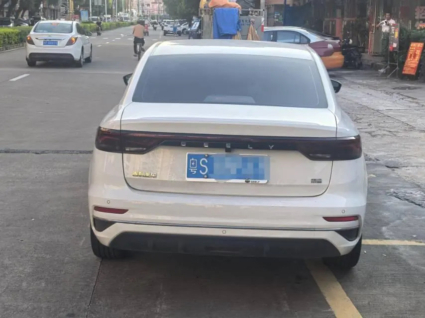 Geely 2026 Emgrand-Sanxiang 1.5 Stepless 4 million Commemorative Flying Automatic 3