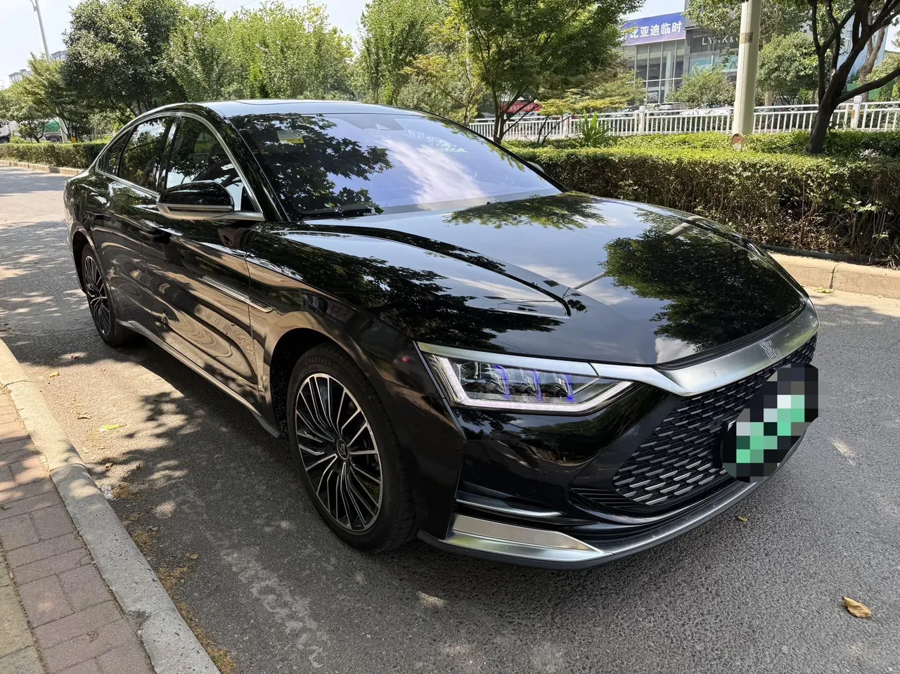 BYD 2020 Han DM 2.0T 4-wheel drive performance version noble automatic gear 3