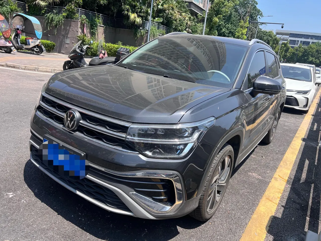 Open image lightbox: Volkswagen 2024 Tuyue 1.5TSI 300TSI Two-Drive Full Moon Edition Automatic Gear