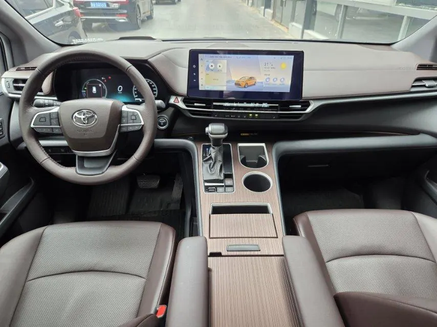Toyota 2024 Grevia HYBRID 2.5 Stepless Premium PLUS 4WD Automatic Gear 7