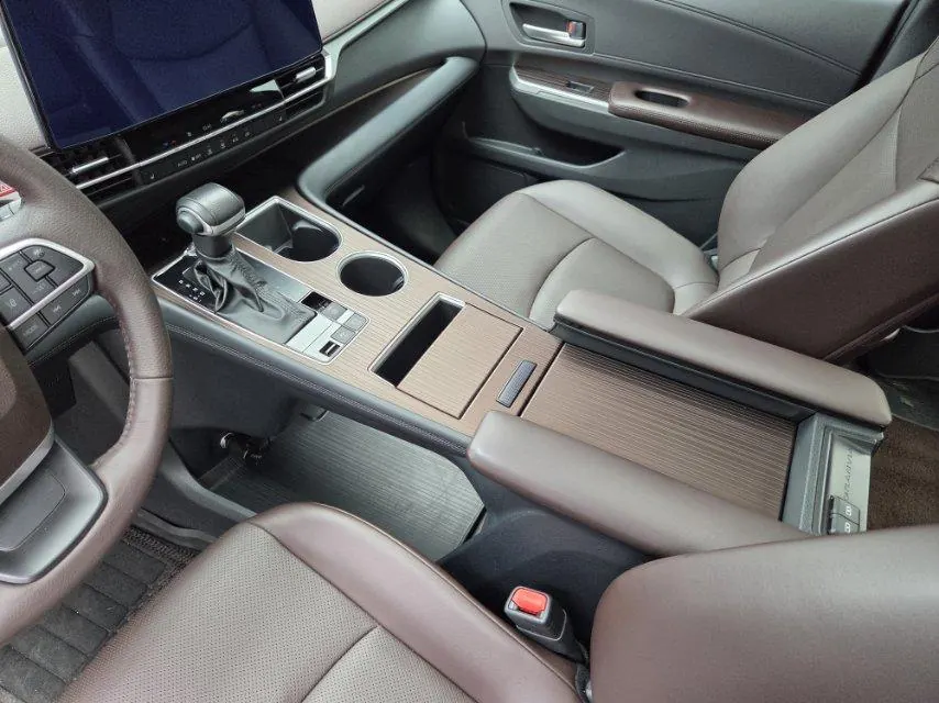 Toyota 2024 Grevia HYBRID 2.5 Stepless Premium PLUS 4WD Automatic Gear 9