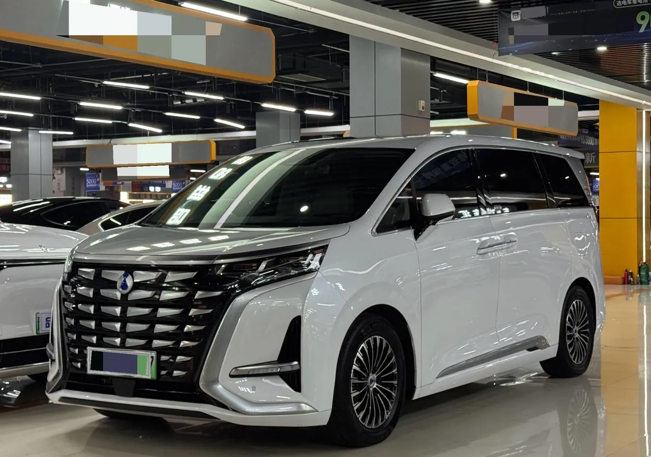 Open image lightbox: Denza 2024 Denza D9 DM-i 1.5T Stepless 980 Four-wheel Drive Honorable Automatic Gear