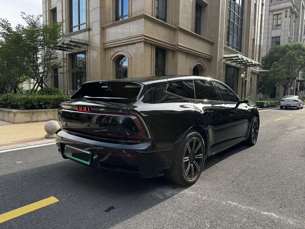 AUDI 2026 E5 Sportback Pioneer Quattro Automatic 8