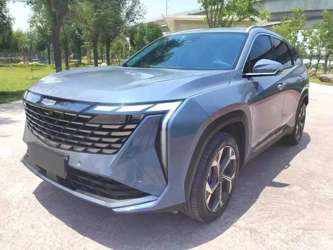 Открыть галерею: Geely 2023 Boyue L 1.5TD Honorable Automatic Transmission