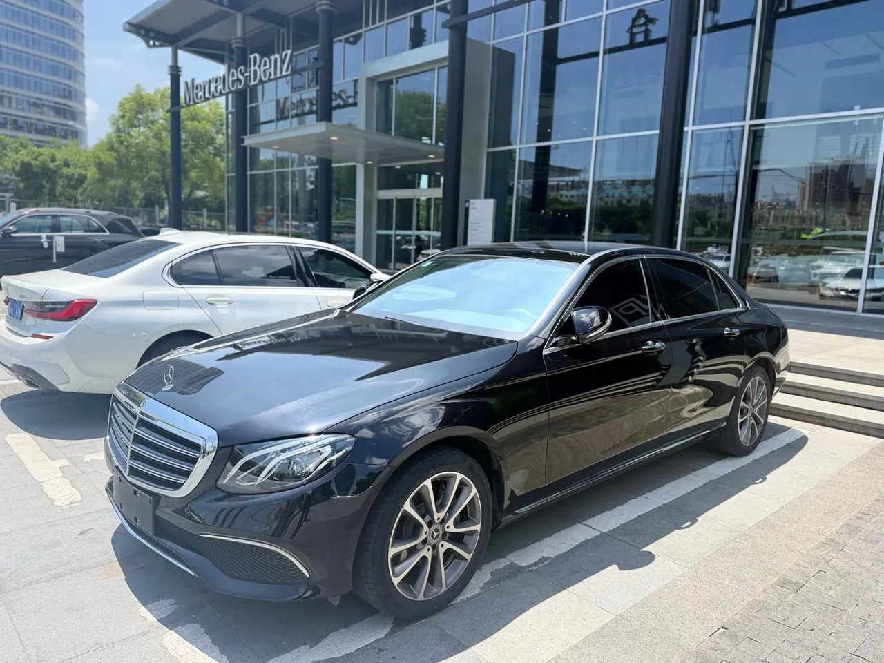 Mercedes Benz E Class 2020 E 260 L 48V 1.5T (modified) automatic gear - View 1