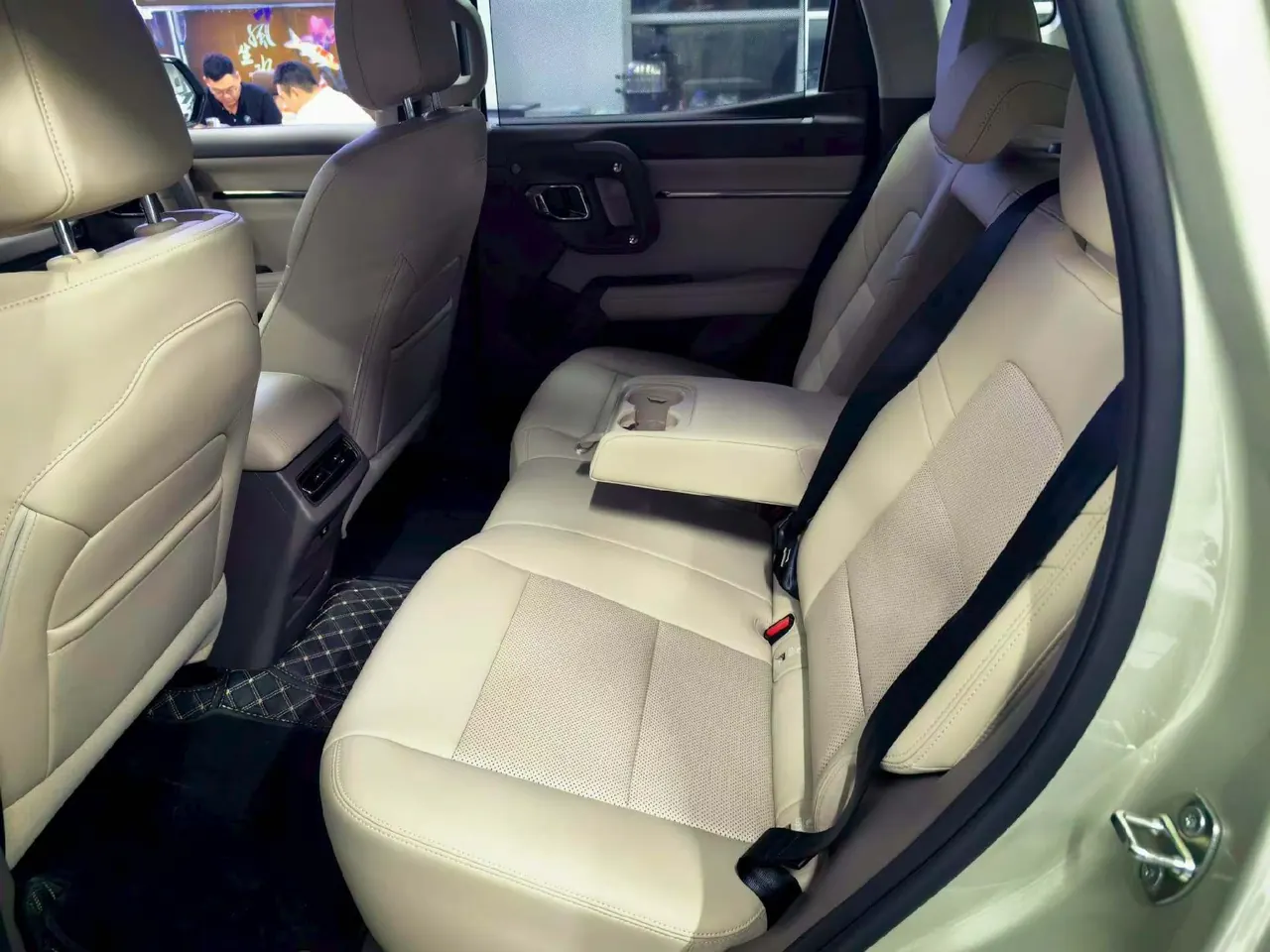 Haval 2026 big dog PLUS 2.0T four-wheel drive Chaoye version automatic gear 4