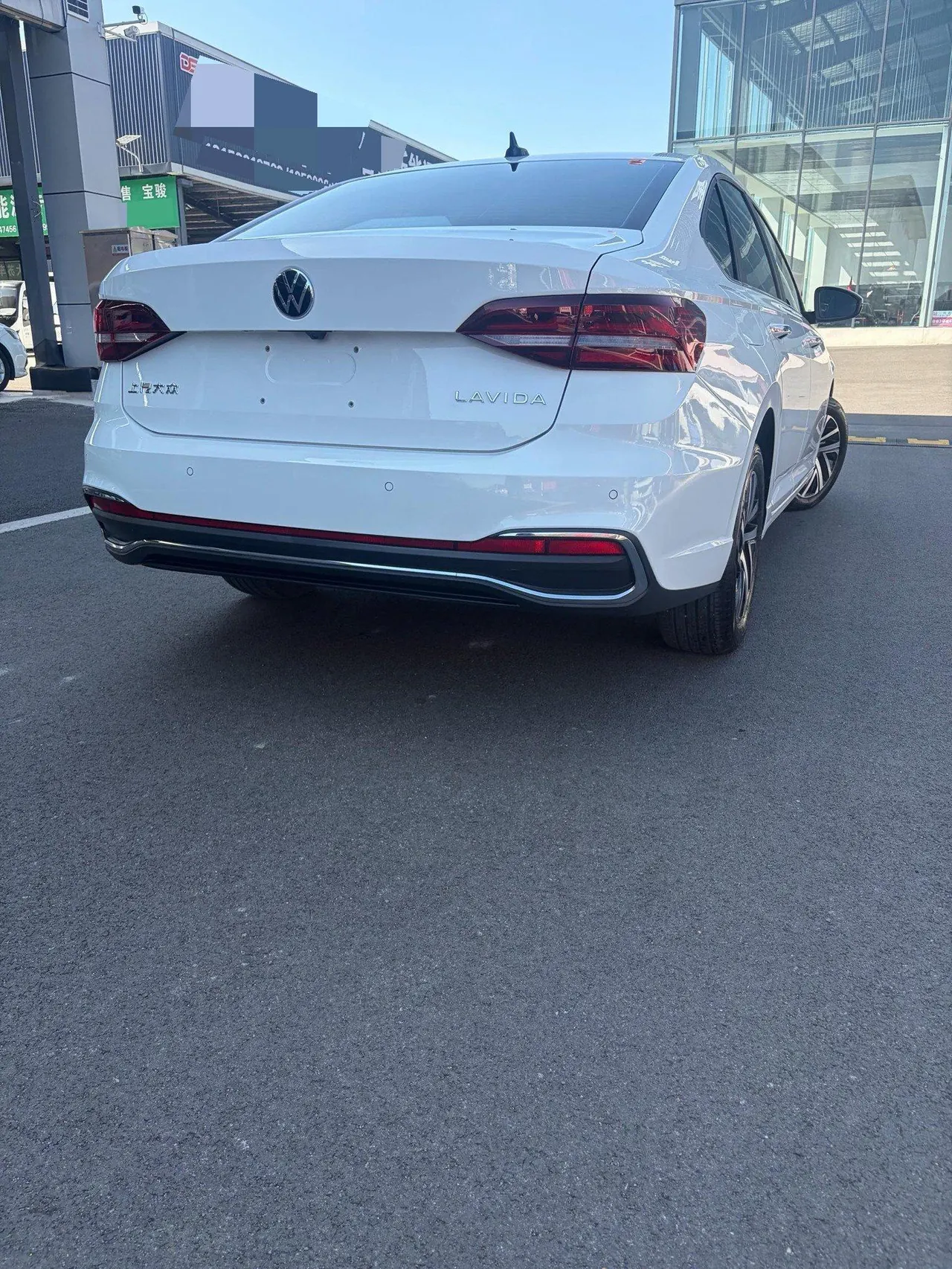 Volkswagen 2024 LaVida 1.5 5 Million Edition Automatic 4