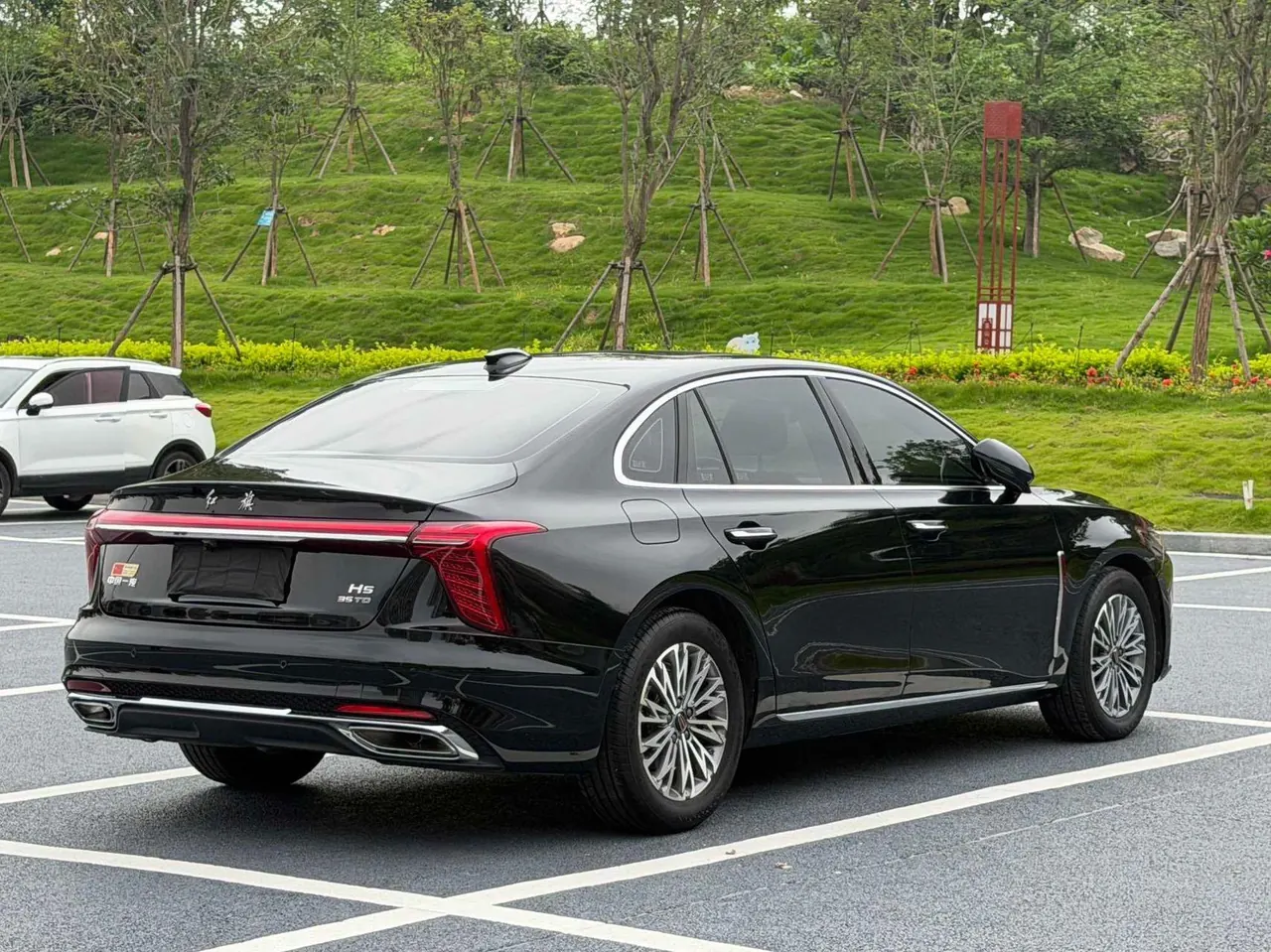 HongQi 2024 H5 1.5T Zhilian Flag Rhyme Edition Automatic Gear 5