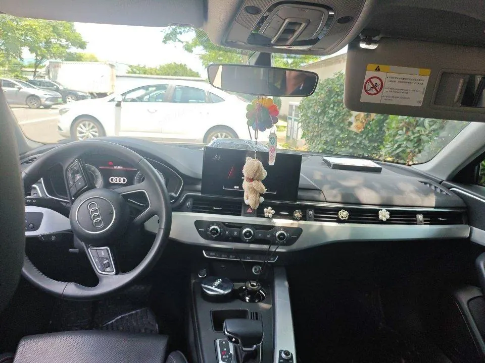 Audi 2020 A4L 2.0TFSI 40TFSI Fashion Dynamic Automatic 5