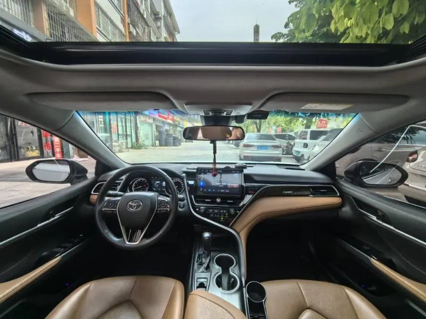 Toyota 2021 Camry 2.0G Stepless Deluxe Edition Automatic Gear 9