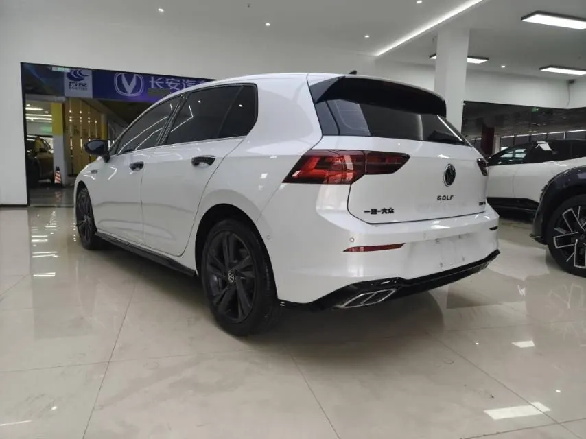Volkswagen 2021 Golf 8 R-Line 1.4TSI 280TSI Automatic 11