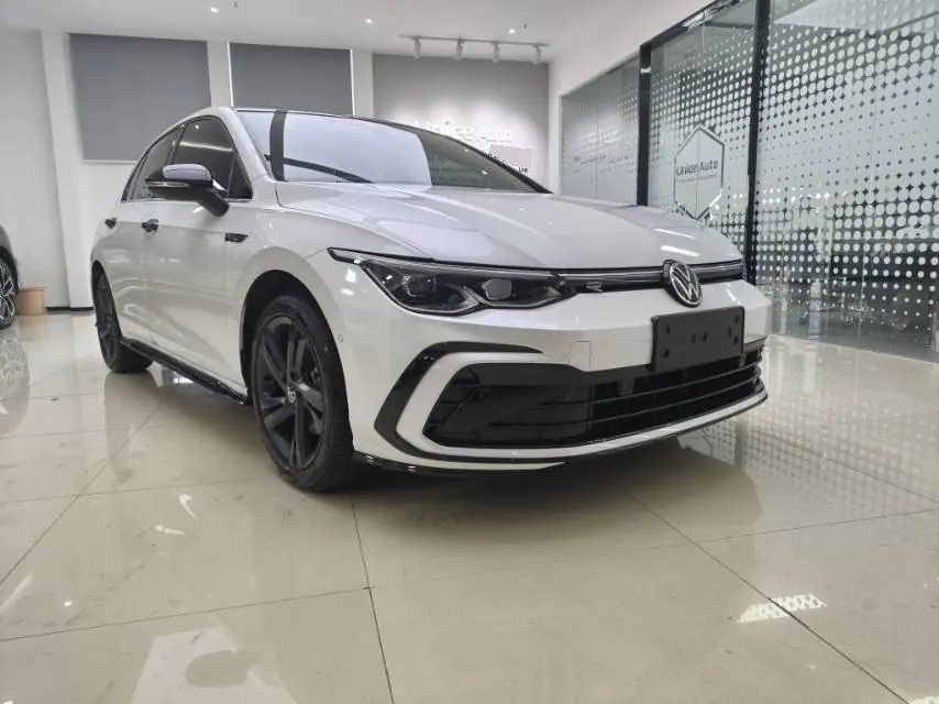 Volkswagen 2021 Golf 8 R-Line 1.4TSI 280TSI Automatic 3