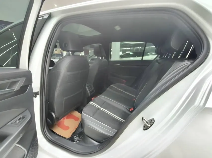 Volkswagen 2021 Golf 8 R-Line 1.4TSI 280TSI Automatic 6