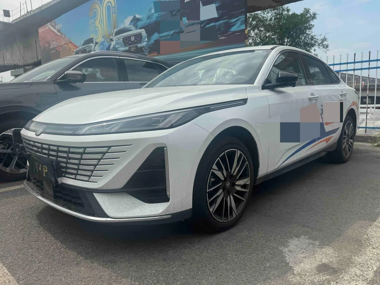 Open image lightbox: ChangAn 2026 Yidong HEV 1.5 Blue Whale Super Qing Zhixiang Automatic Gear