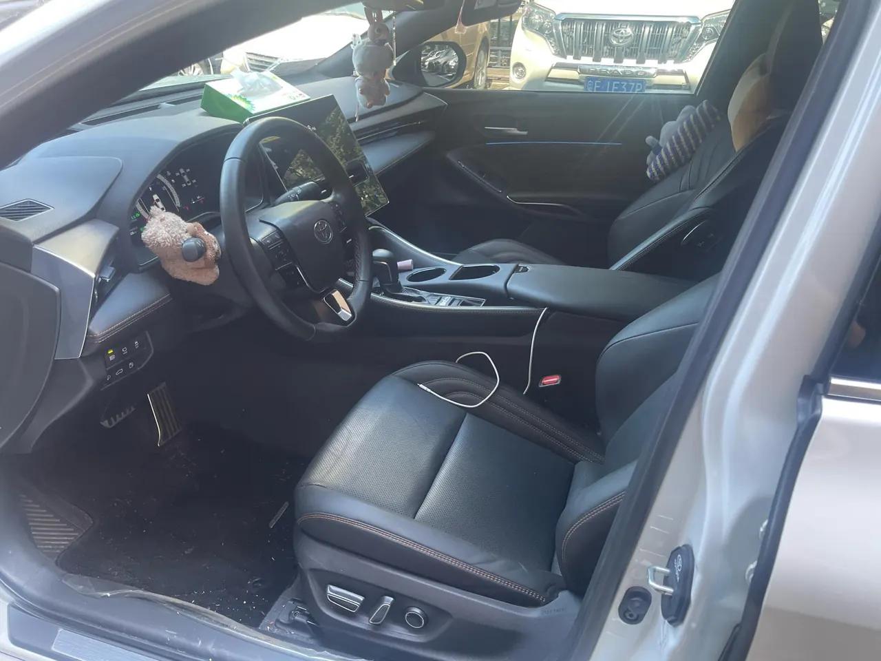 Toyota 2024 Asian Dragon Double Engine 2.5 Stepless XLE Premium Automatic Gear 3