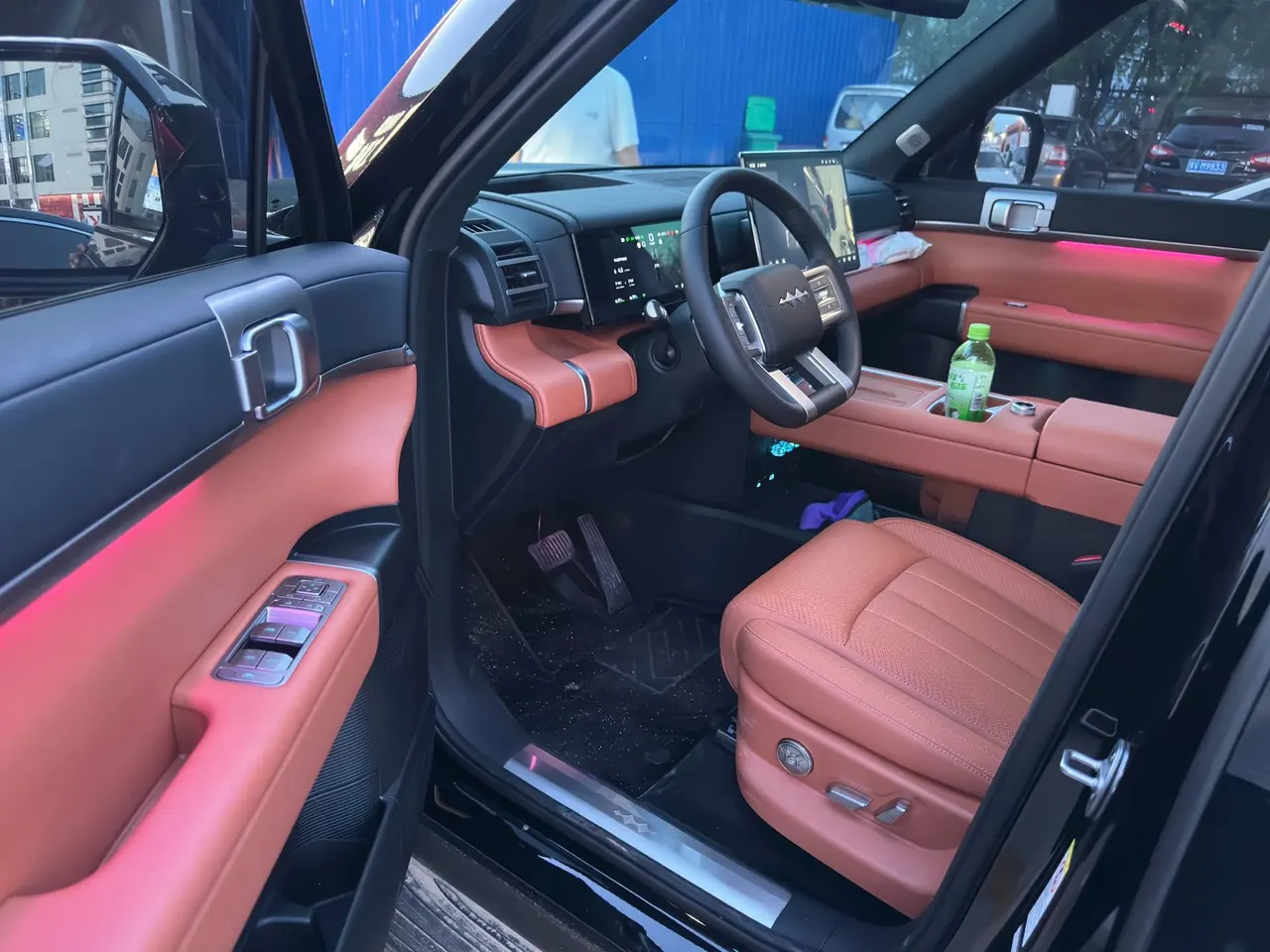 FangChengBao 2025 titanium 7 1.5T stepless 190KM four-wheel drive Ultra version of automatic gear 2