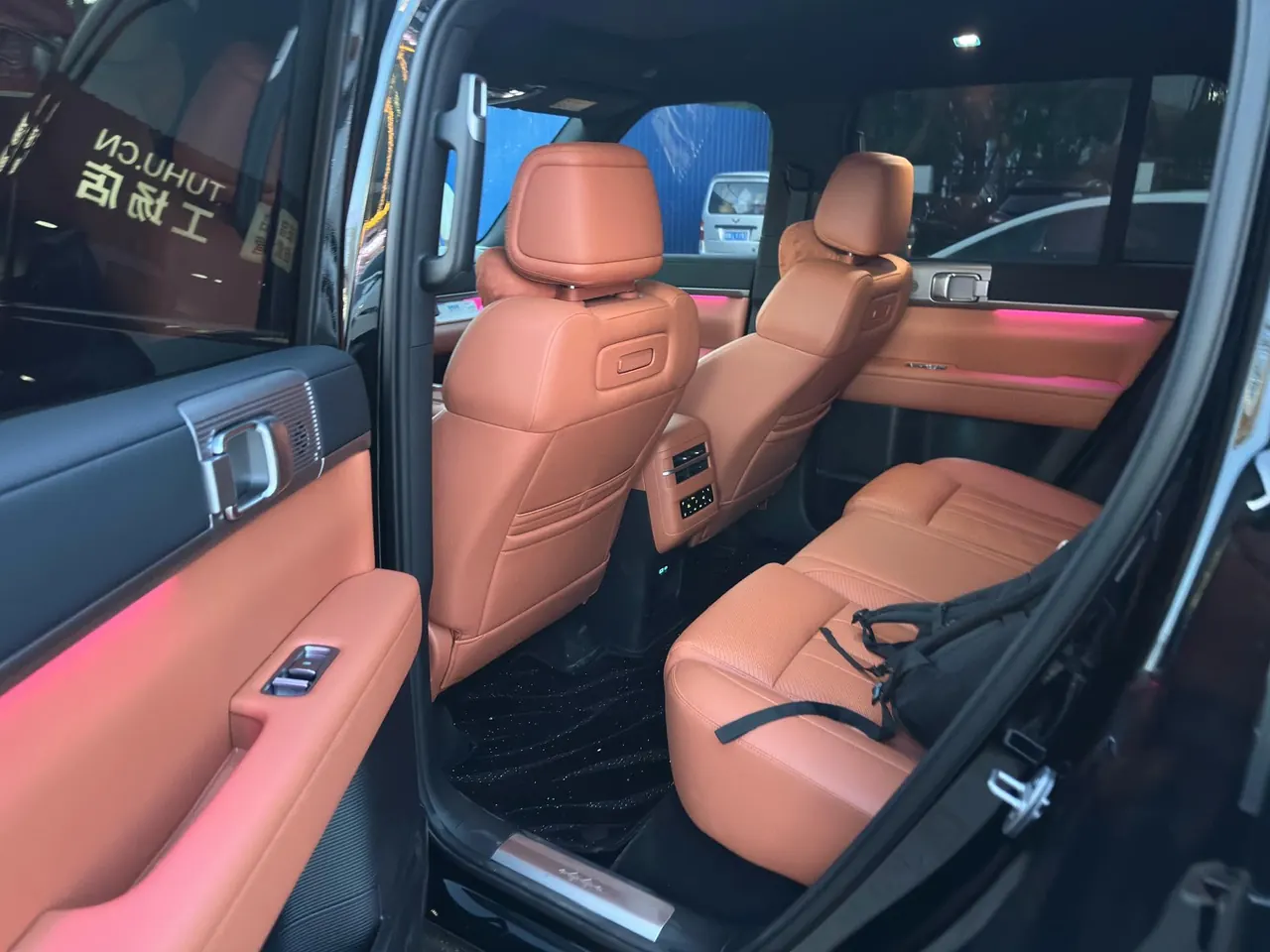 FangChengBao 2025 titanium 7 1.5T stepless 190KM four-wheel drive Ultra version of automatic gear 3