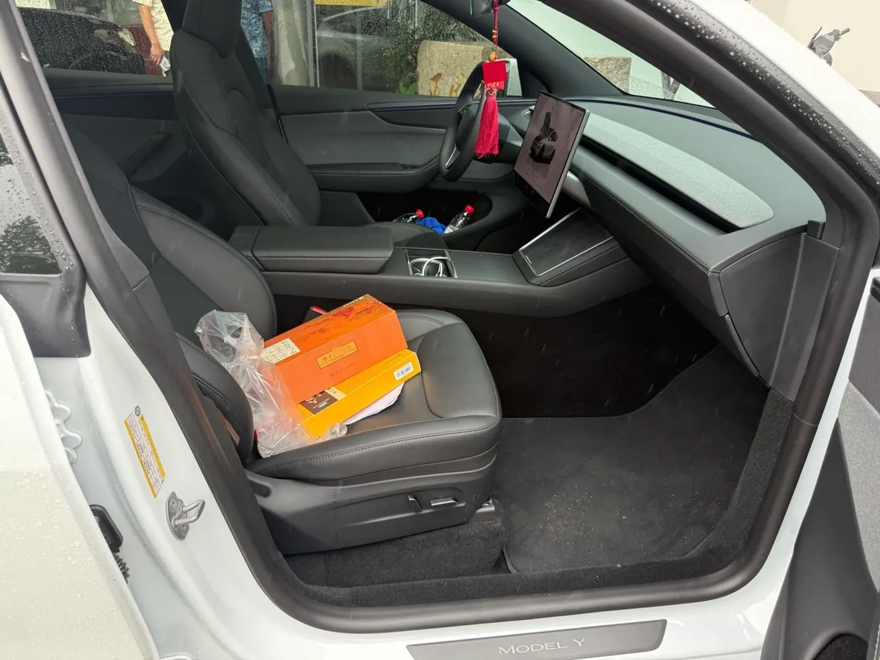 Tesla 2026 Model Y Long Range Rear-Wheel-Drive Automatic 6