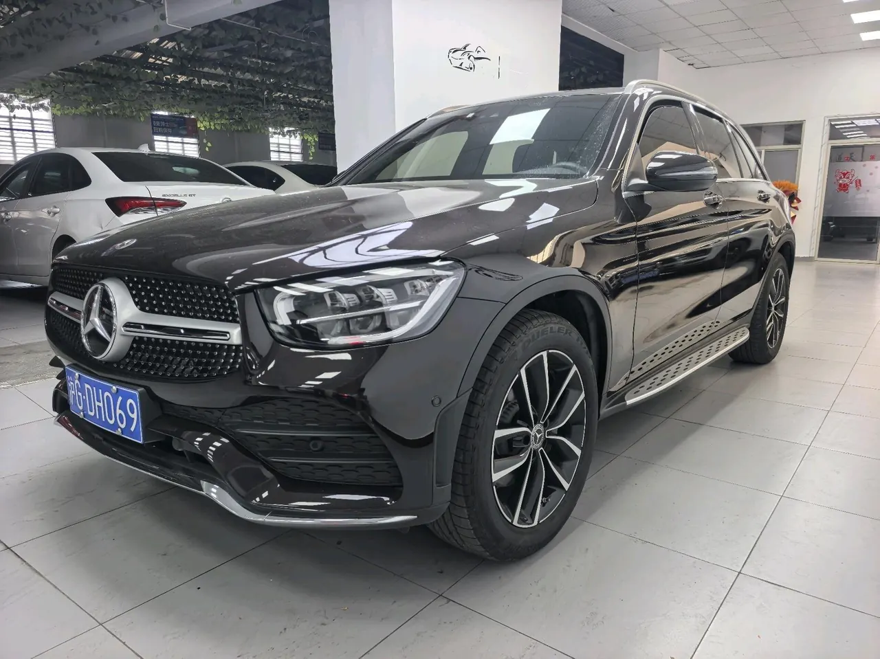 Mercedes Benz 2022 GLC 300 L 4MATIC 2.0T Dynamic (Modified) Automatic Gear - View 1
