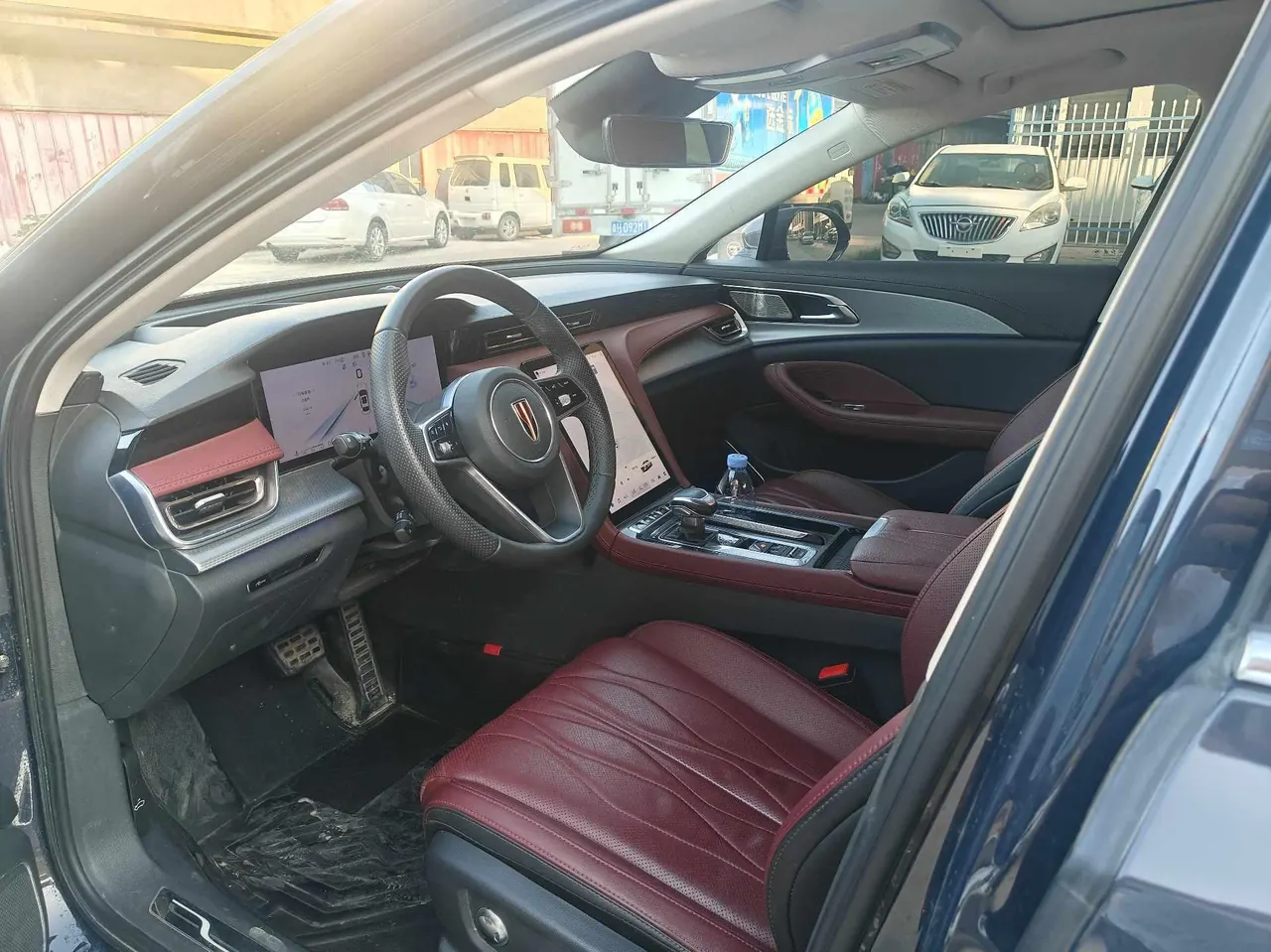 HongQi 2024 H5 2.0T Zhilian Flag Collar Edition Automatic Gear 7