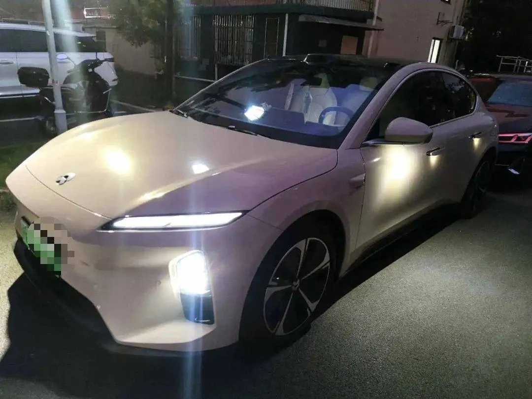 NIO 2025 ET5 75kWh automatic transmission - View 1