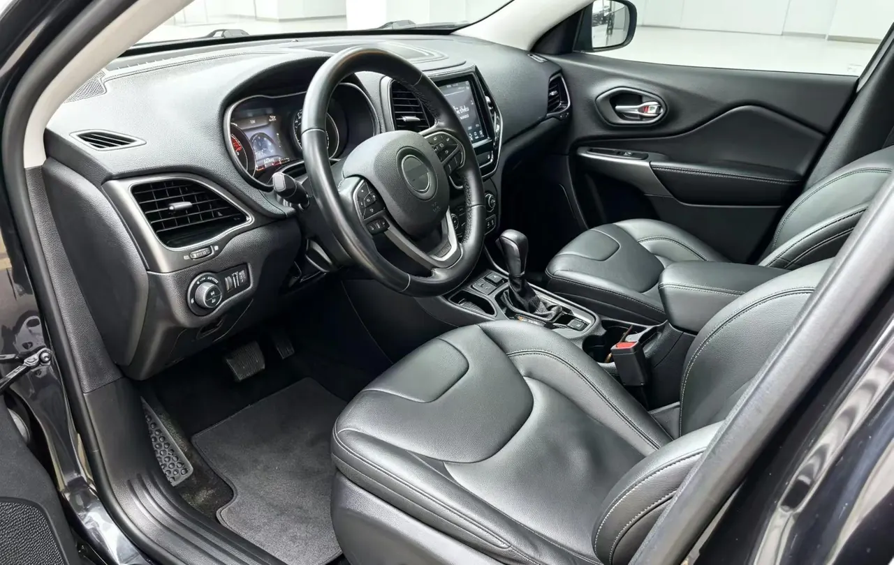 Jeep 2020 Free Light 2.0T Two-Drive Leading Edition Automatic Gear 10