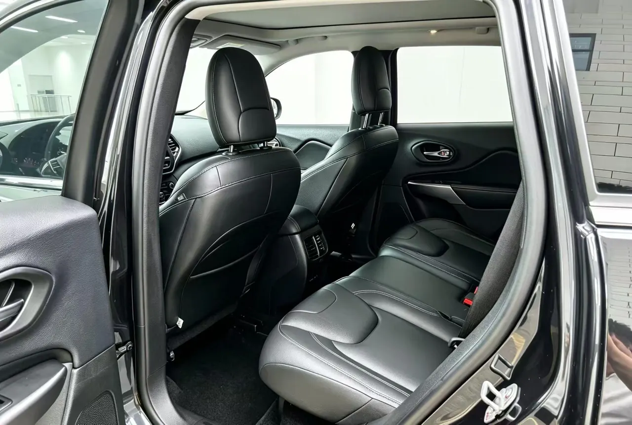 Jeep 2020 Free Light 2.0T Two-Drive Leading Edition Automatic Gear 8
