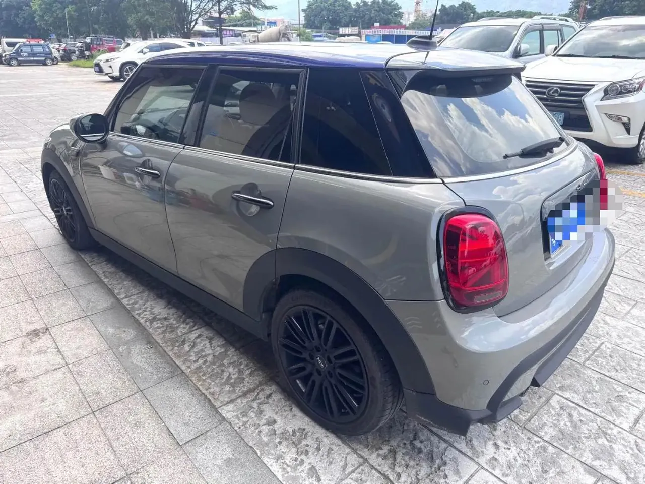 MINI Mini 5-Door (Imported) 2022 Mini Cooper 1.5T Camden Limited Edition Automatic Gear 4