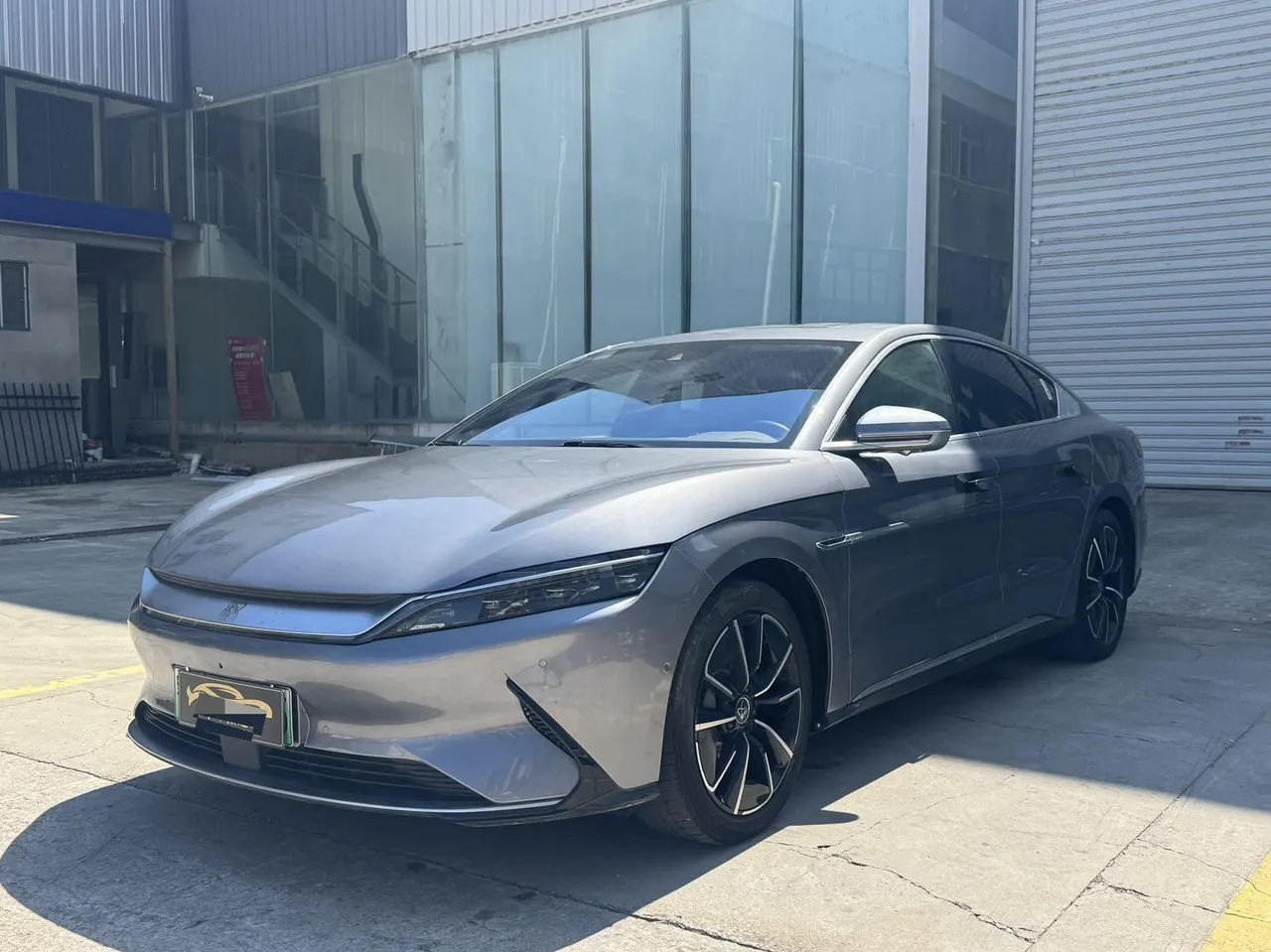 Open image lightbox: BYD 2020 Han four-wheel drive high-performance flagship automatic gear