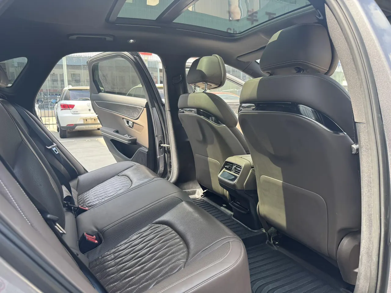 BYD 2020 Han four-wheel drive high-performance flagship automatic gear 12