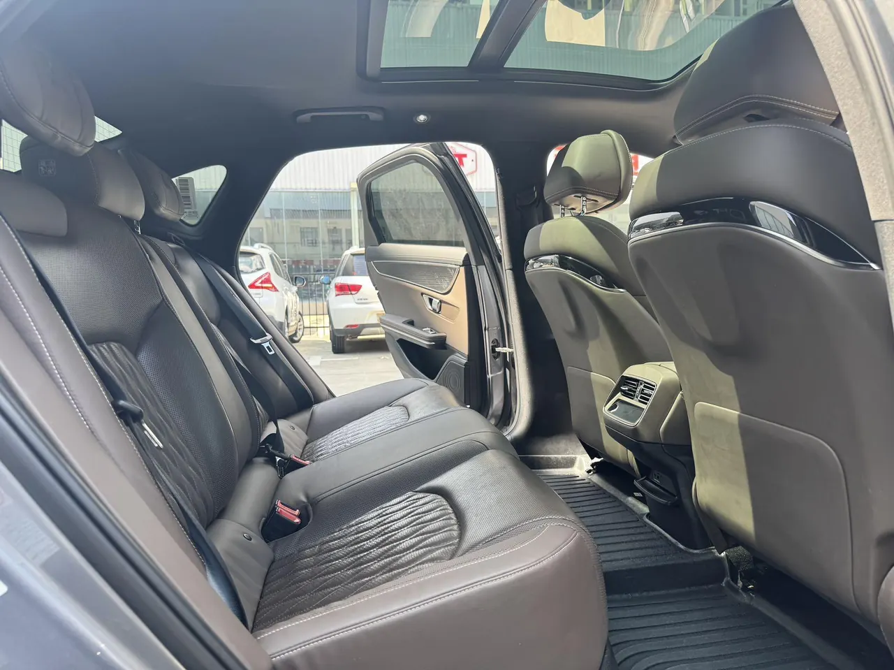 BYD 2020 Han four-wheel drive high-performance flagship automatic gear 13