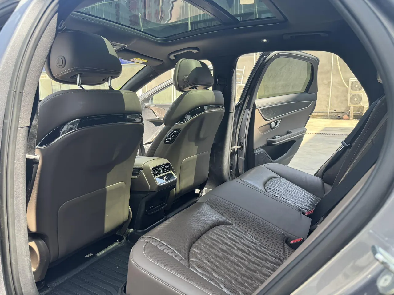 BYD 2020 Han four-wheel drive high-performance flagship automatic gear 5