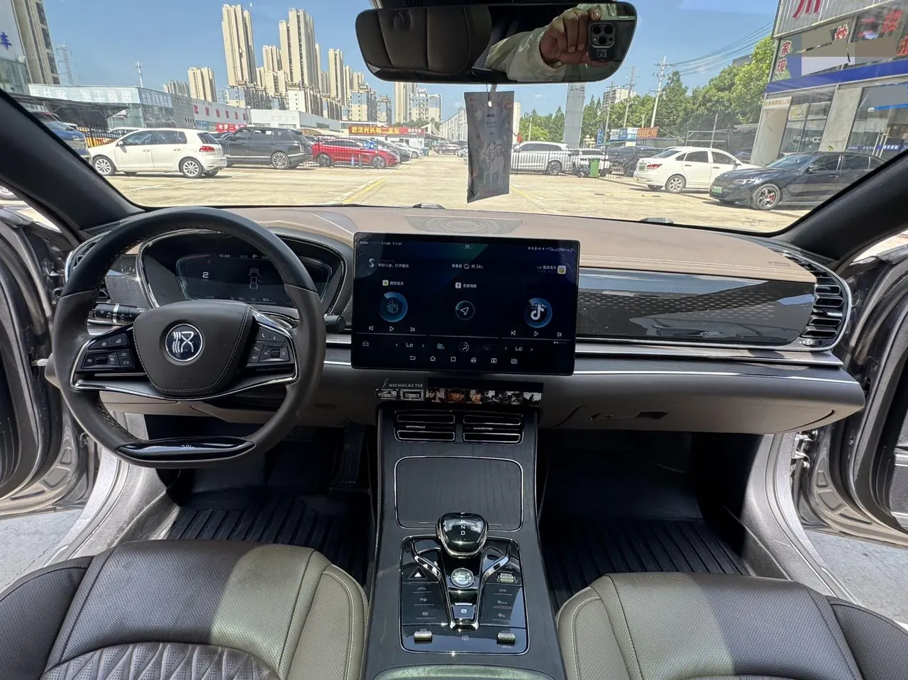 BYD 2020 Han four-wheel drive high-performance flagship automatic gear 6