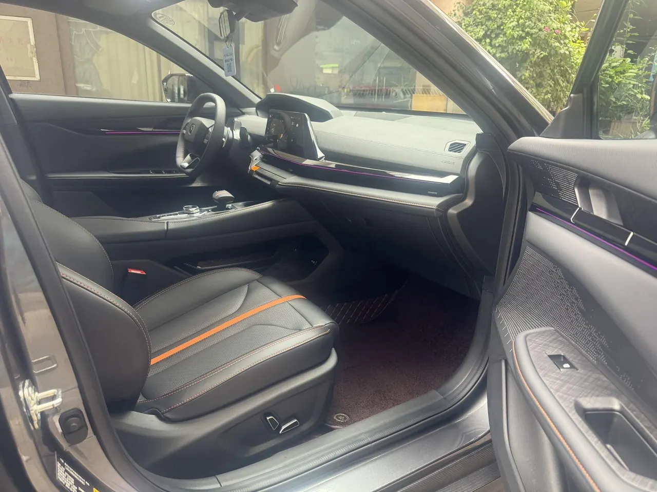 ChangAn 2024 UNI-V 1.5T Prestige Automatic 8