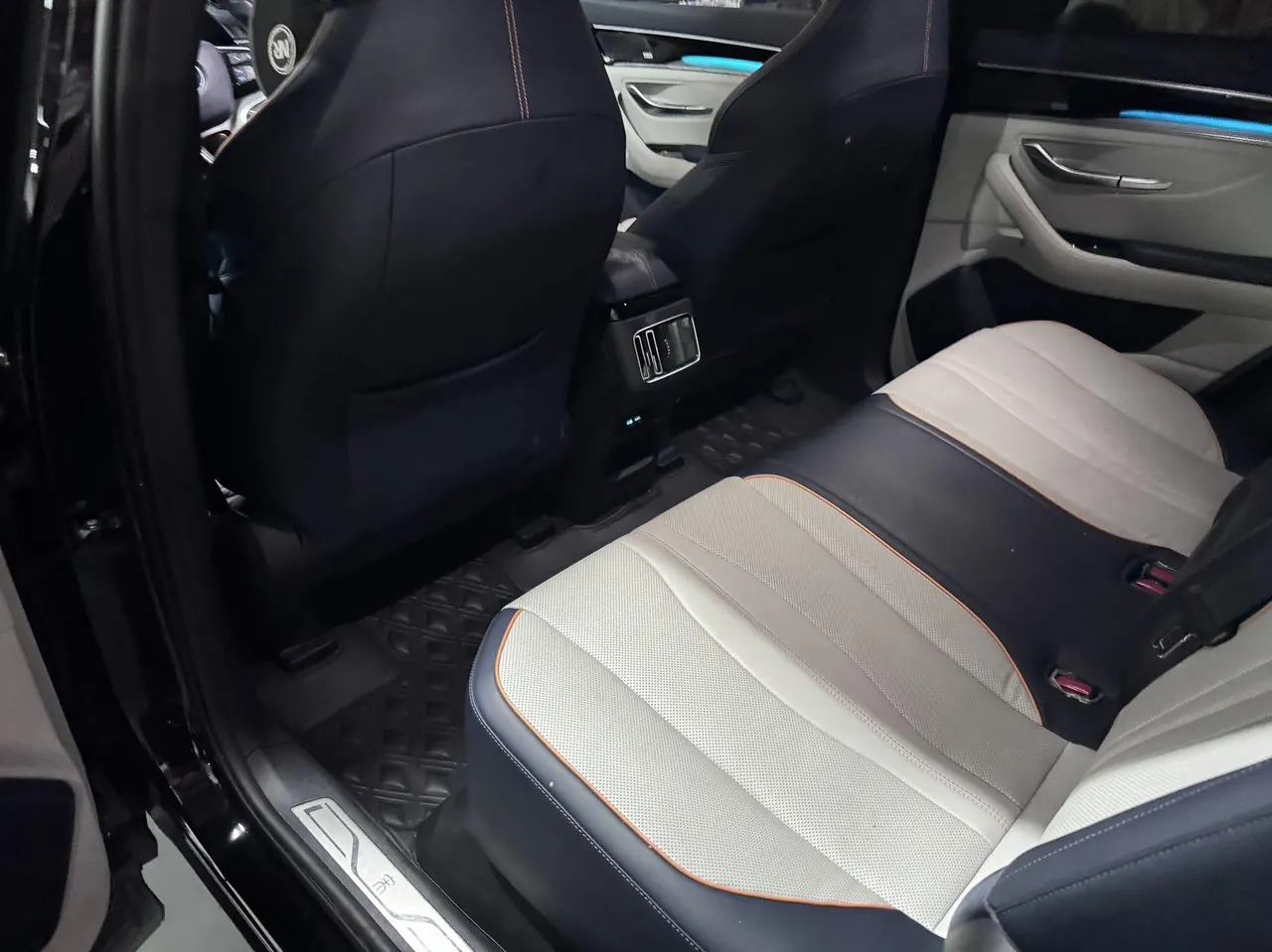 BYD Song PLUS New Energy 2022 Song PLUS DM-i 1.5 Stepless 110KM Flagship PLUS 5G Edition Automatic Gear 3